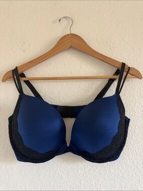 NWT Victoria’s Secret Very Sexy Push-Up Pigeonnant Bra Blue Black Lace Trim 38DD
